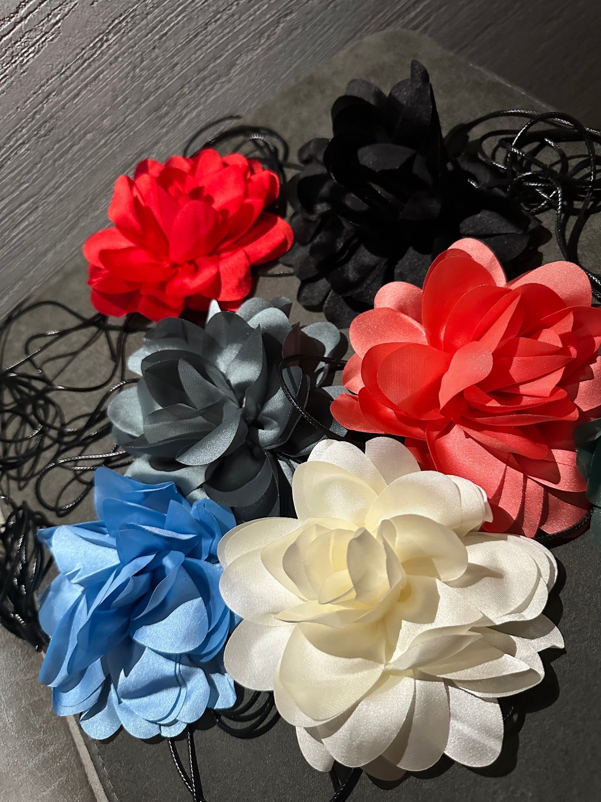rose chocker